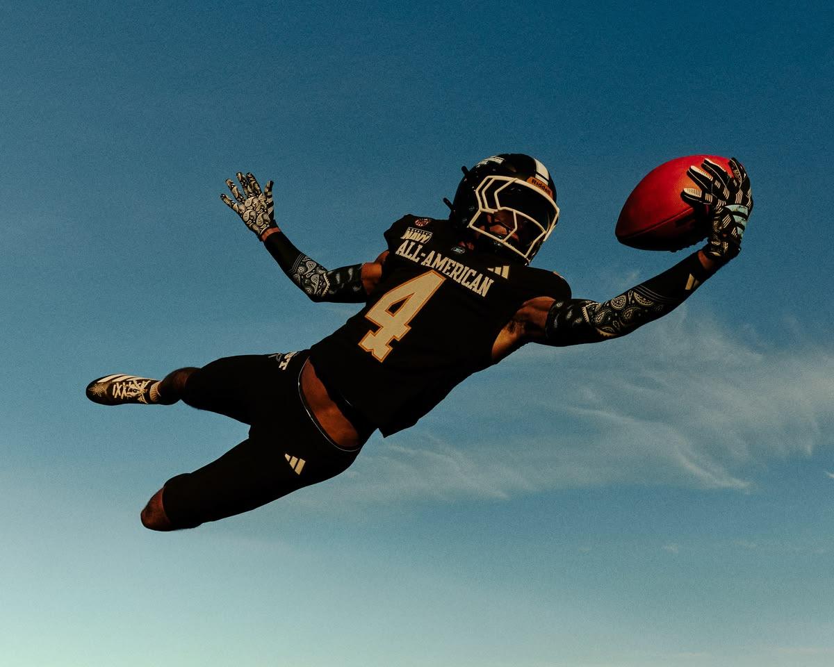 How to Design Custom Football Uniforms for Your Team